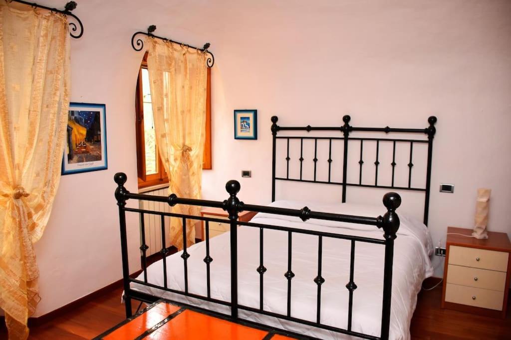 Casa Vacanze E Brevi Periodi Alla Porta Etrusca La Panchina Al Sole Вольтерра Екстер'єр фото