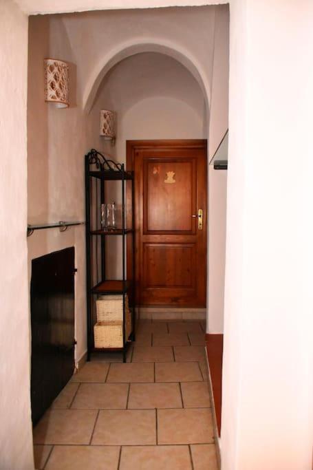 Casa Vacanze E Brevi Periodi Alla Porta Etrusca La Panchina Al Sole Вольтерра Екстер'єр фото